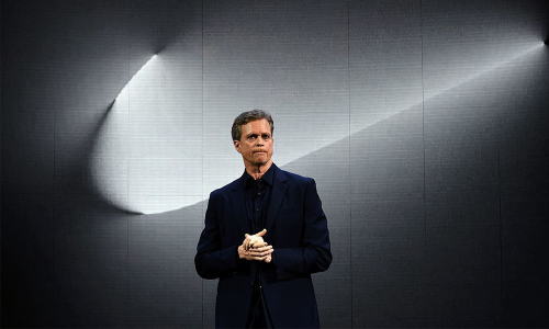 不只是 Self-Lacing，Mark Parker 透露 Nike 将带来更多科技运动装备