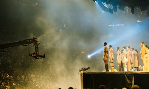 万众瞩目，Yeezy Season 3 发布会现场回顾