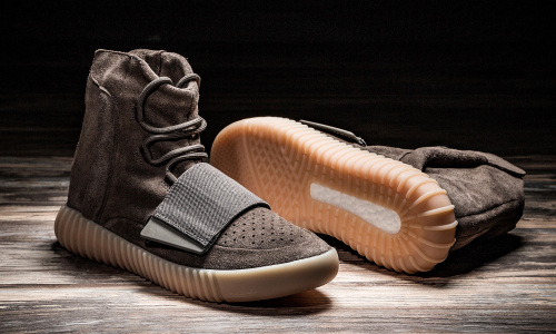 你没看错，Yeezy Boost 750 “Chocolate” 马上也要来了