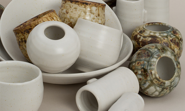 J.W. Anderson 推出一组陶瓷和纺织工艺联名系列