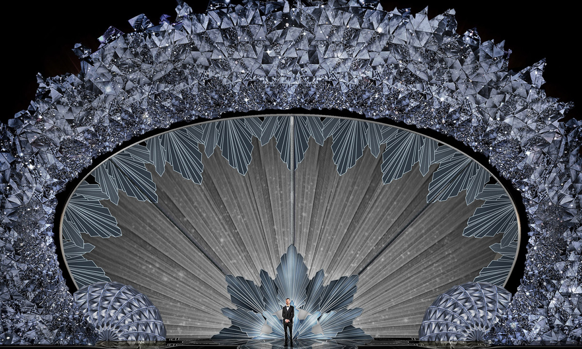 本届奥斯卡舞台使用 4500 万颗施华洛世奇水晶打造