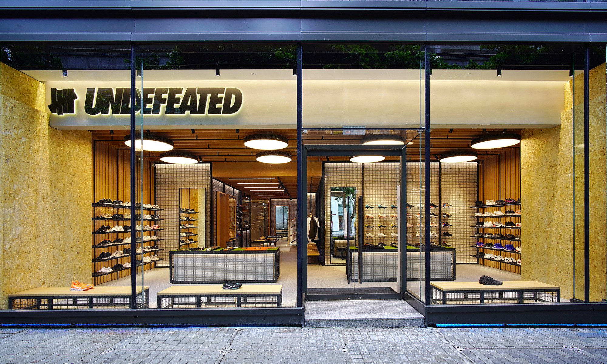 UNDEFEATED 香港店开业在即，将发售多双限量鞋款