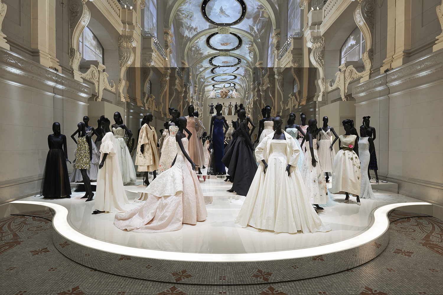 Christian Dior 展览纪录片于 YouTube 上线 – NOWRE现客