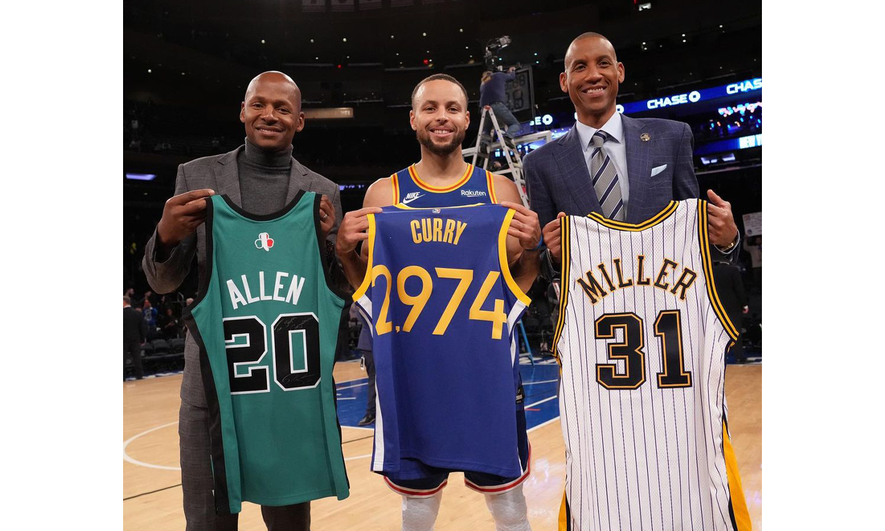 Stephen Curry 正式打破 NBA 历史三分球记录