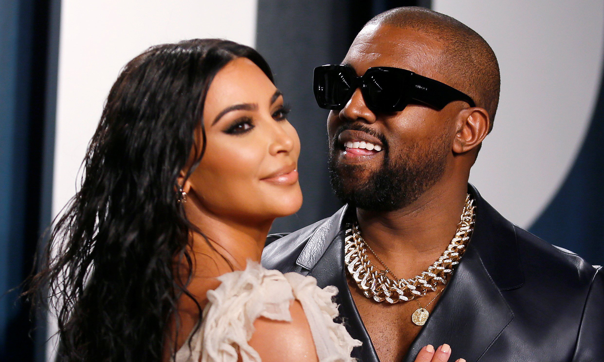 恢复单身，Kim Kardashian 与 Ye 正式离婚