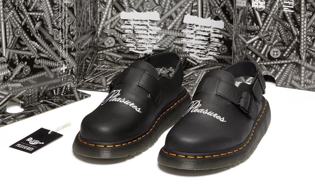 PLEASURES x Dr. Martens 联名穆勒鞋发布