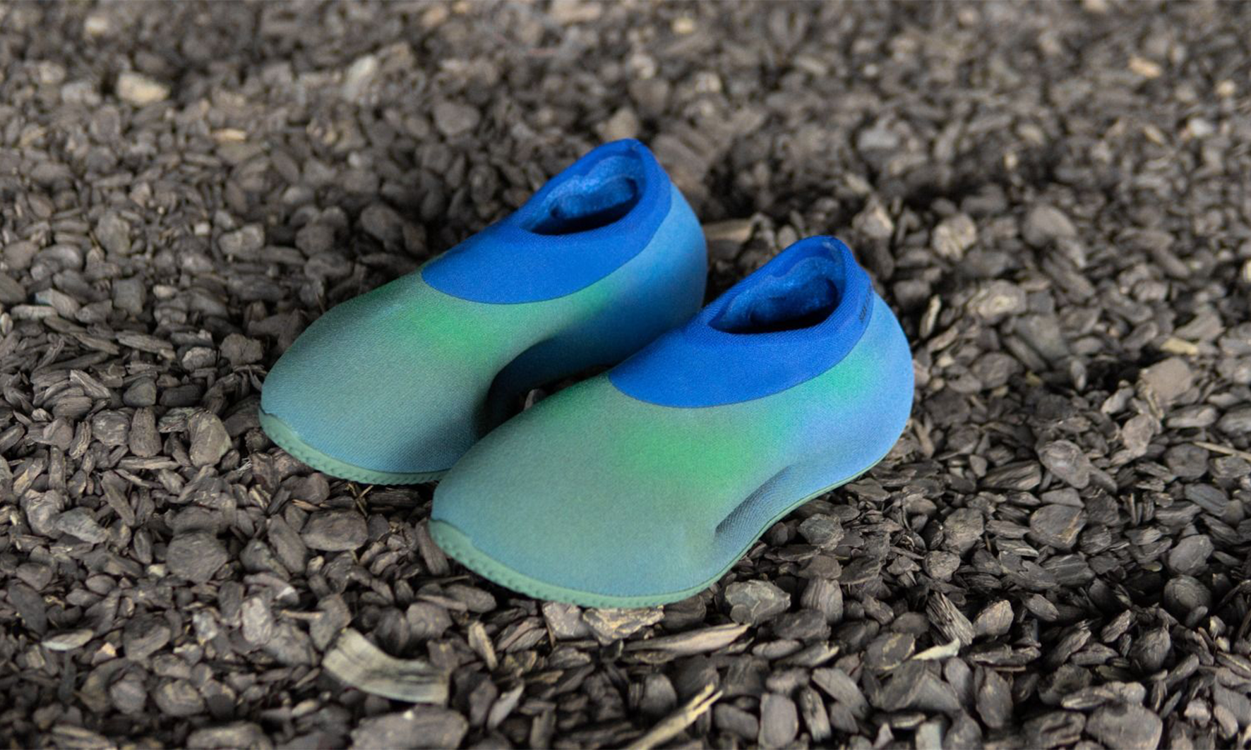 YEEZY KNIT RUNNER「Faded Azure」 配色确认 YEEZY DAY 期间发售