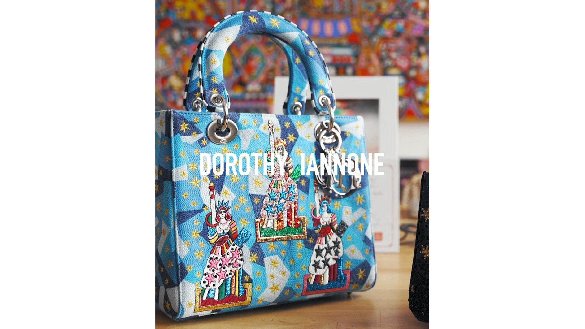艺术家 Dorothy Iannone 设计之 DIOR Lady Art 第七辑包款亮相