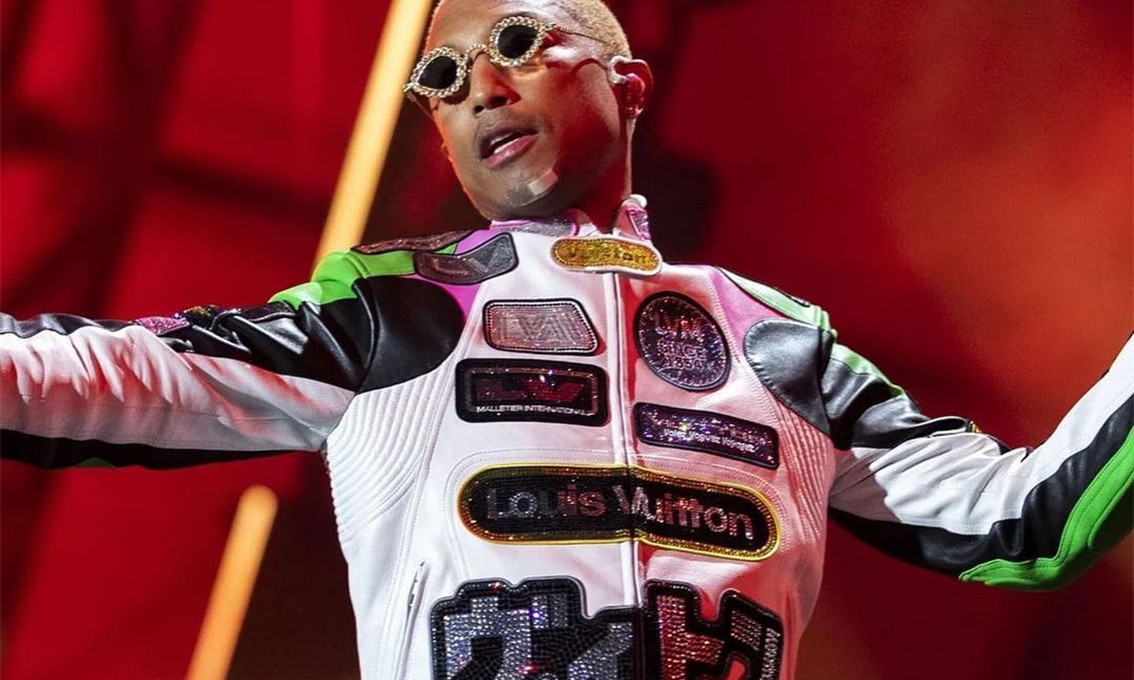 Pharrell Williams 在 「Something in the Water」音乐节上，还穿了什么？