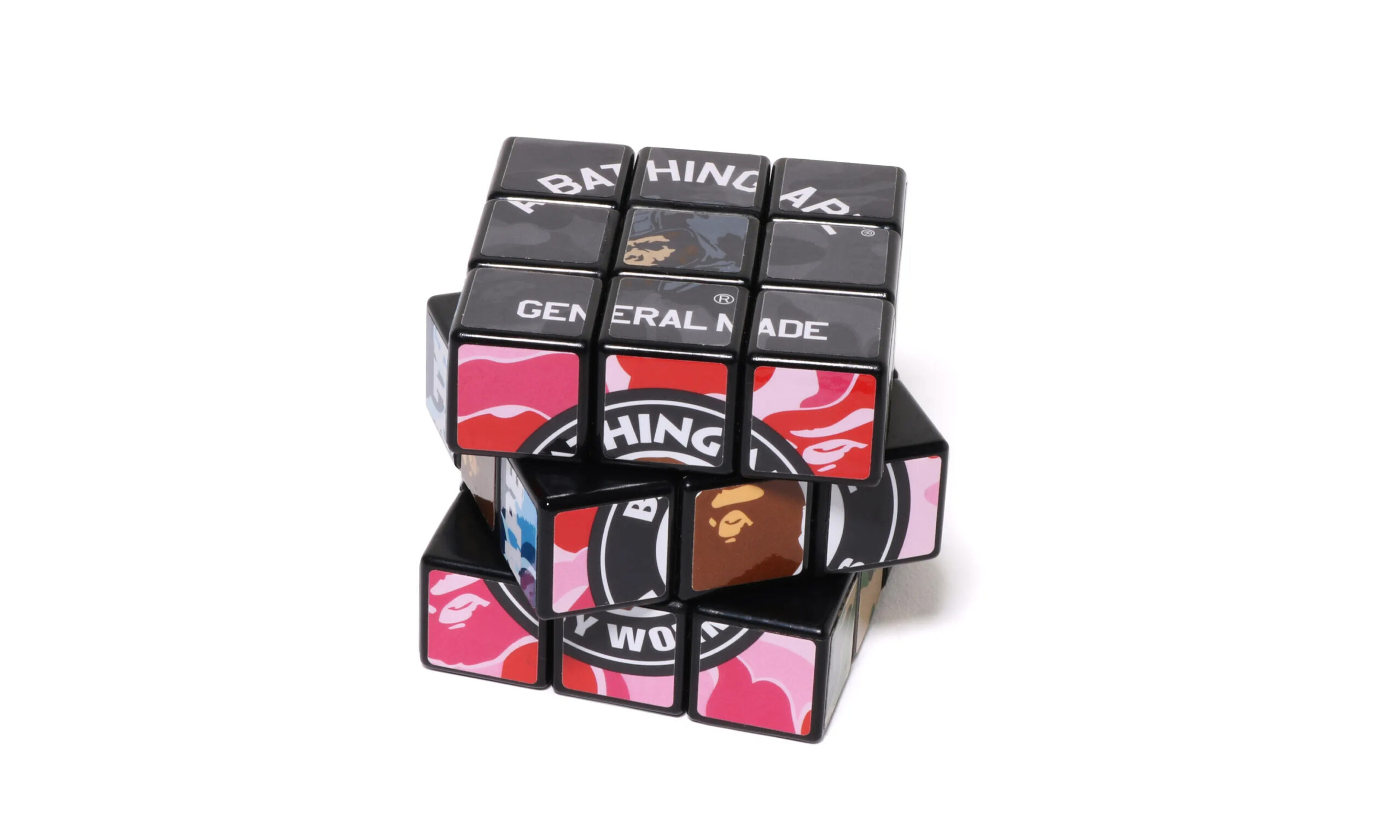 BAPE® x Rubik’s Cube 推出合作产品