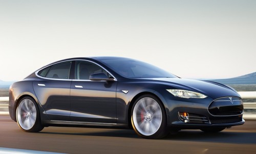 TESLA 全新车款 Model S P85D 登场
