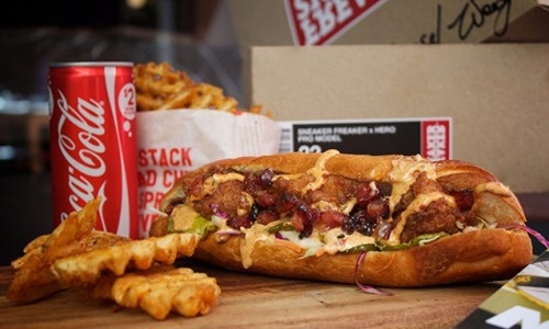 SNEAKER FREAKER x Hero Subs 餐厅推出三明治套餐