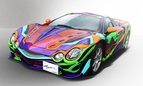 《新世纪福音战士》联合日本7-11共同推出联名款跑车