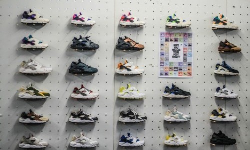 21 年经典回顾，Crepe City 举办大型 Nike Air Huarache 系列展