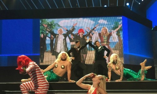 American Music Awards 42th 开奖，神曲《小苹果》斩获年度国际歌曲奖