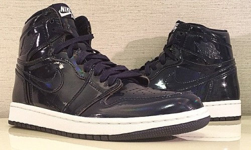 重磅联乘周年庆，Dover Street Market x Air Jordan 1 曝光