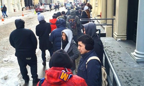 不畏严寒，Just Don x Air Jordan 2 全球排队等候开售