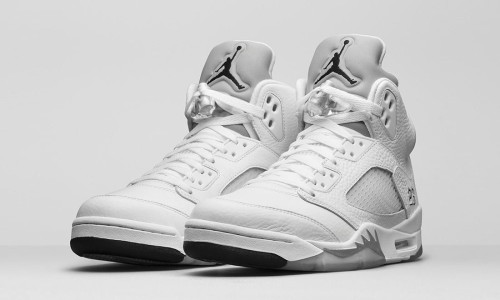 纯净视觉享受，Air Jordan 5 Retro “Metallic Silver” 即将开售