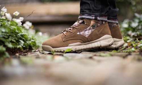 REALTREE x Nike SFB Field 6″ Boot “Coyote” 联名鞋款