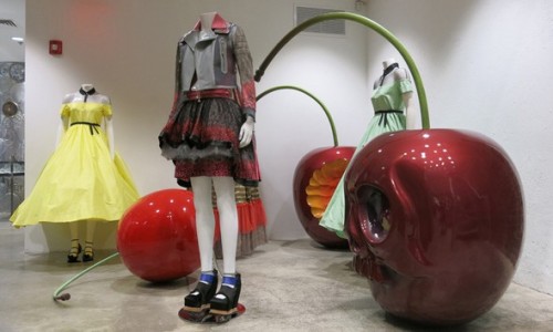 UNDERCOVER 为「Dover Street Market 纽约」打造最新装置艺术