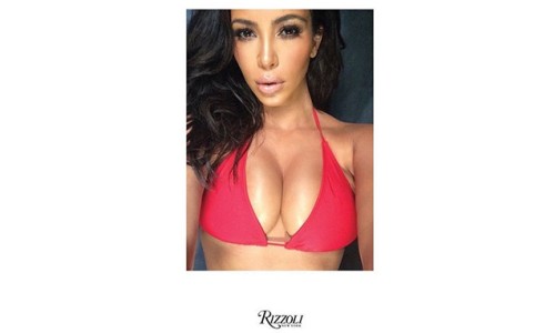 Kim Kardashian 限量签名自拍集于 ebay 炒出高价