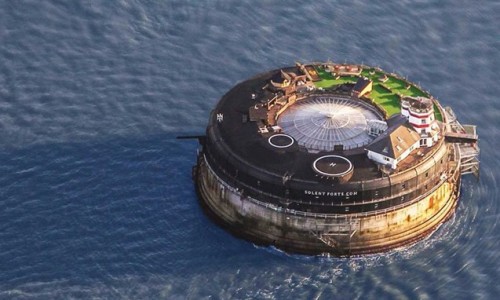 创意机构 AmaZing Venues 将 19 世纪碉堡打造成高级酒店