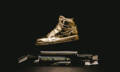 艺术家 Matthew Senna 打造纯金 Air Jordan 1 模型