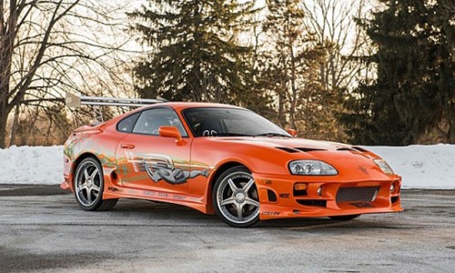 Paul Walker 在 《 速度与激情1 》 中所驾驶的 Toyota Supra 改装车将被拍卖
