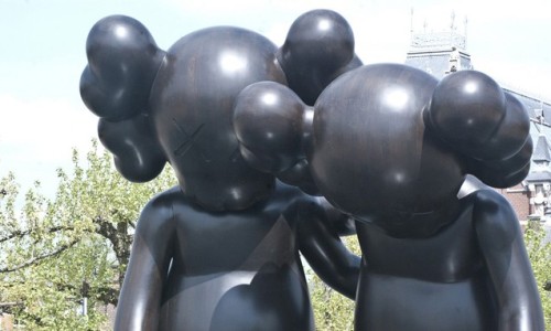 KAWS “ Along The Way ” 雕塑参展荷兰 ArtZuid 2015 艺术展