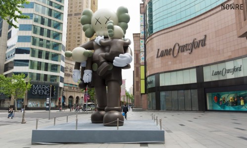 七米高 COMPANION 艺术品！KAWS 「CLEAN SLATE」展览上海站现场回顾及独家专访