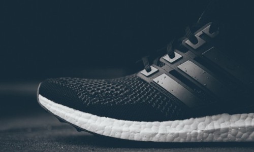 adidas Ultra Boost 全新黑白配色