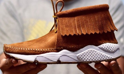 给你一个全新的公式：Nike + Minnetonka = visvim