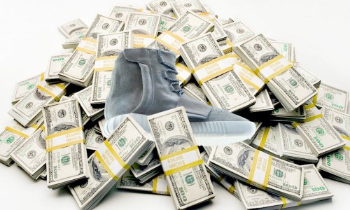 侃爷生日快乐！然后再看看所有 Yeezy 系列鞋款的价格