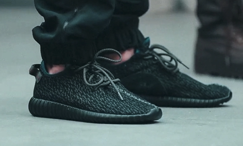 Yeezy 350 Boost 黑色版本或将于 8 月发售