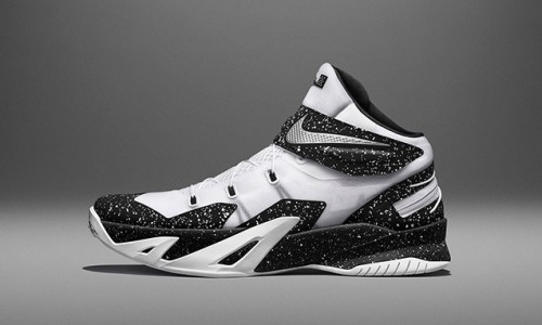 Nike 推出 FLYEASE 一体化拉链技术 Zoom Soldier 8 球鞋