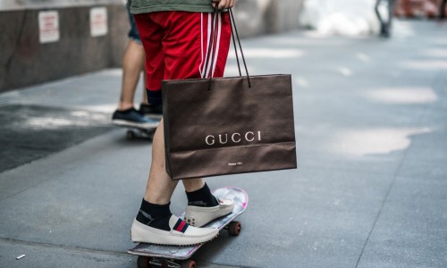 Yeezy 350 后再 “滑” Gucci，《Jenkem》杂志「Can It Skate?」系列视频