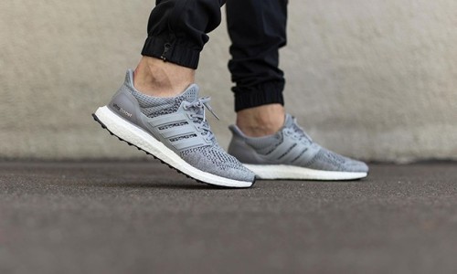 adidas Ultra Boost “Grey Metallic” 配色