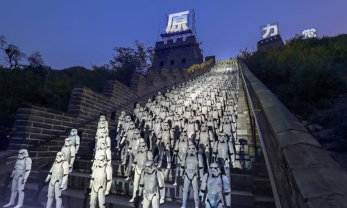 攻陷长城！500 Stromtrooper 暴风兵惊现中国