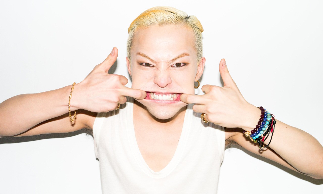 G-Dragon 造访 Terry Richardson 工作室拍摄肖像照系列
