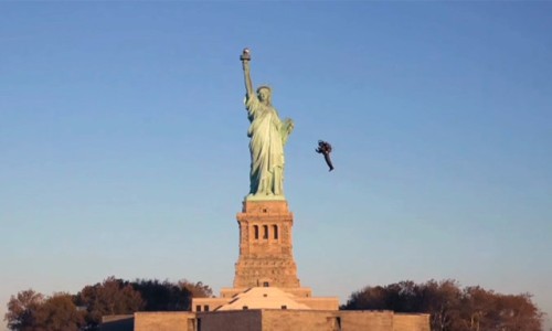 纽约上空也出现 Jetman