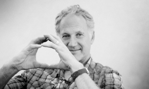 Tinker Hatfield 伴随，Charitybuzz 举办 Nike 总部参观竞拍活动