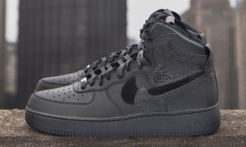 John Geiger 客制 “Misplaced Checks” Nike Air Force 1 High 最终章即将发售
