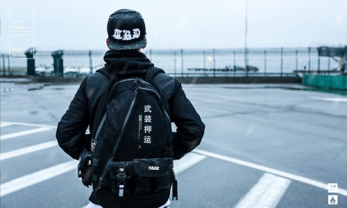 COMBACK x 400ml-Clothing 联乘 “武装押运” 机能背包系列