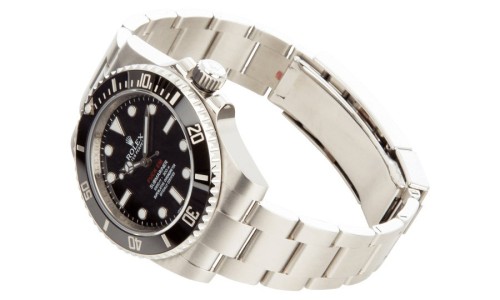 梦幻逸品，天价 Supreme x Rolex Submariner 联名表款现身网路发售