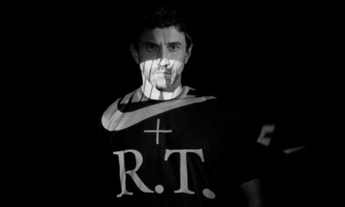 Riccardo Tisci 宣布与 Nike 全新联名企划即将到来