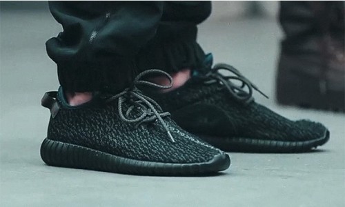 念念不忘必有回响，adidas Yeezy Boost 350 全黑版本即将重新发售！