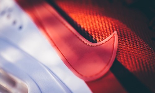 Nike Air Max Classic BW Ultra 释出全新 University Red / Bright Crystal 配色