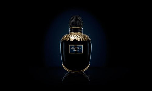 Alexander McQueen 释出全新款香水 McQueen Parfum