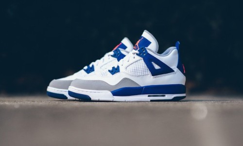 全新 Air Jordan IV “Deep Royal Blue” 配色释出