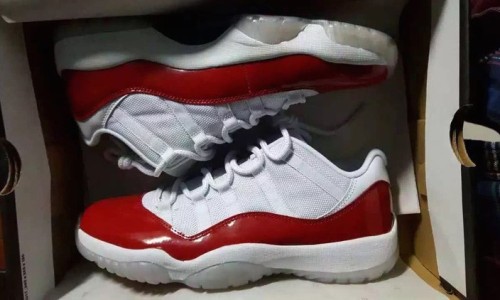 夏季专属再临，Air Jordan XI Low Retro “White Varsity” 曝光
